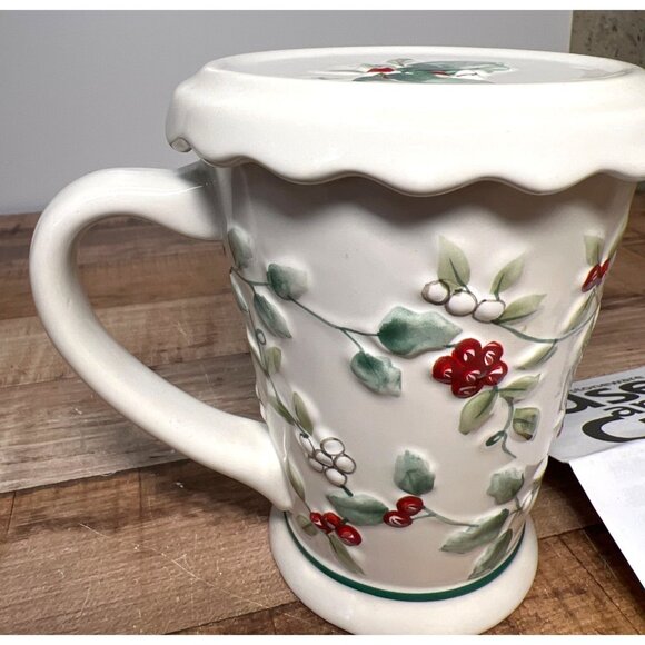 Pfaltzgraff Winterberry Covered Mug 12 oz Ceramic White - Picture 4 of 7